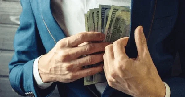 Một người Việt có thêm nhiều tiền nhất thế giới ngày 21/10, vượt qua cả Elon Musk, Warren Buffet