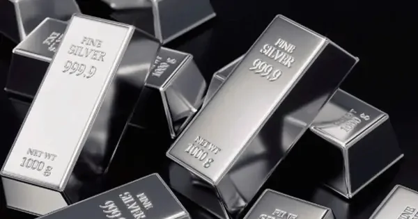 Một thế lực bất ngờ "gom" gần 90 tấn bạc trong một ngày