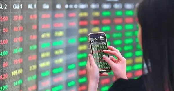 Thị trường vốn làm sao san sẻ gánh nặng với ngân hàng?