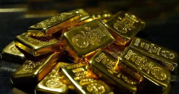 Giá vàng quay đầu điều chỉnh, quỹ lớn nhất thế giới hành động gì?
