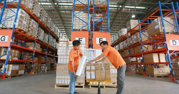 “Đại gia” Việt bán iPhone đang cho công ty của tỷ phú Phạm Nhật Vượng vay 100 tỷ đồng