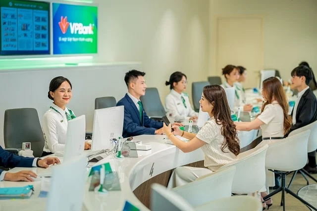VPBank Becomes the First Private Commercial Bank without State Capital to Exceed VND 1 Trillion in Outstanding Lending.