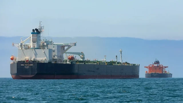 Crude Oil Prices Surge 4% After Trump Comments on Losing Patience with Iran

Note: The article title is short and doesn't provide much context, but it translates the original Vietnamese title.