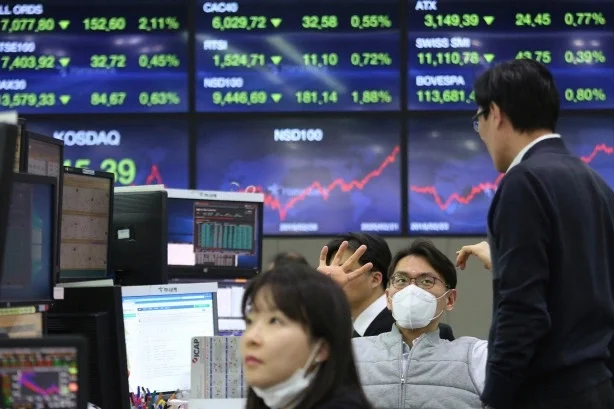South Korea: Korean Stock Market Frenzy Draws 50-60 Year-Olds into Leverage Game