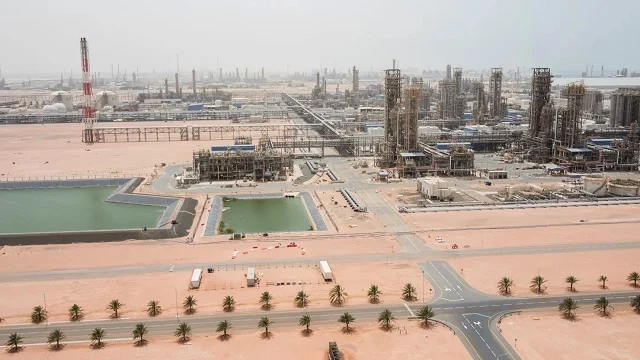 Veteran Expert Warns of Severe Global Oil Shortage