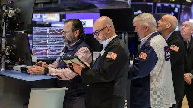 Dow Jones lập kỷ lục mới khi giá dầu hạ nhiệt