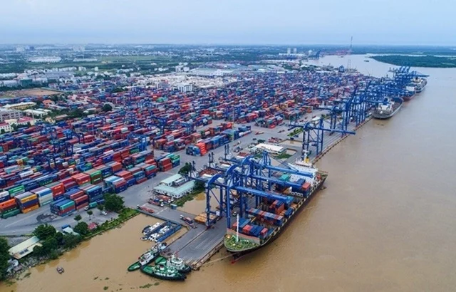 Giảm thủ tục hành chính, hàng hóa qua cảng biển tăng mạnh trong 5 tháng đầu năm