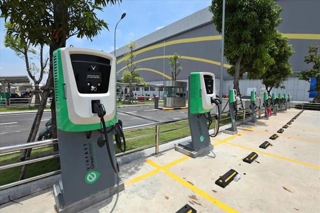 Cao tốc Bắc - Nam bắt đầu phủ mạng lưới sạc xe điện