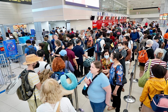 International tourists surge, aviation and airline services accelerate in tandem in Q1 2026.