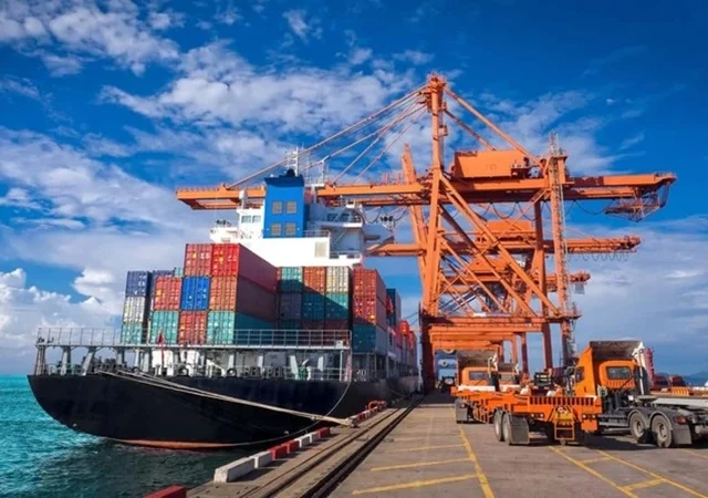 Năm tháng đầu năm 2026, Việt Nam nhập siêu 13.80 tỷ USD