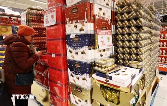 Ngân sách Pháp đối mặt nguy cơ thâm hụt vượt 6% GDP