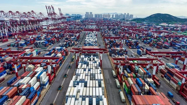 China's Export Growth Surges Nearly 20%, Far Exceeds Forecasts