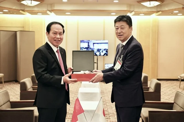 Nikkei Group Chairman Aims to Collaborate with Vietnam in Economic and Social Development Process