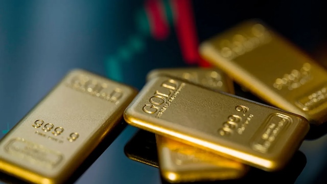 Vàng thế giới rơi xuống đáy 6 tháng khi lo ngại lạm phát gia tăng
