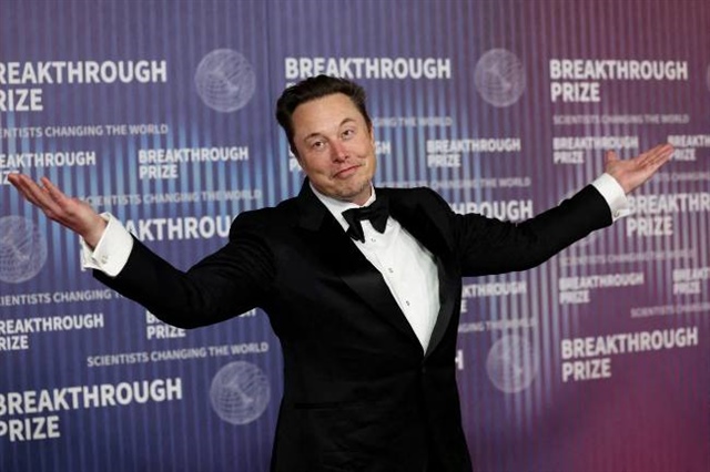 Elon Musk Surpasses $1 Trillion, Wealthier Than the Next Five Billionaires Combined