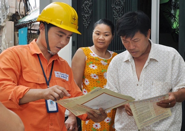 Why isn't Electricity of Vietnam (EVN) reducing prices despite increased electricity consumption?