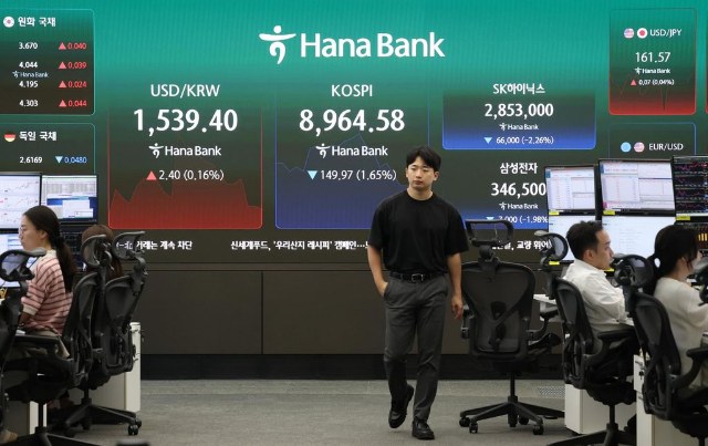 Chứng khoán Hàn Quốc lao dốc hơn 9% từ đỉnh lịch sử, kích hoạt cơ chế ngắt mạch