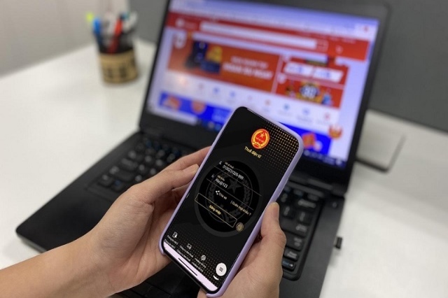Taxpayers can send and track responses on eTax Mobile.