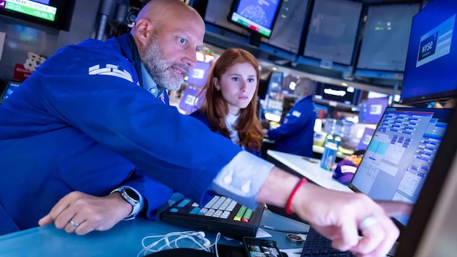 Nasdaq Falls Over 2% in Global Tech Selloff Wave

Note: The original title likely refers to the Nasdaq Composite Index, a major US stock market index.