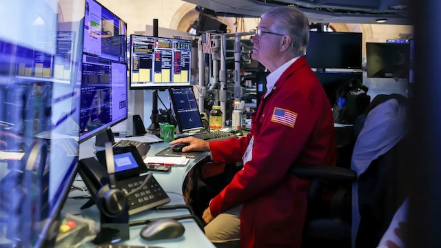 Nasdaq giảm phiên thứ tư liên tiếp khi Apple lao dốc