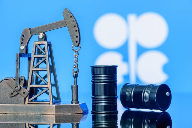 OPEC Faces Crisis as Iraq Threatens to Leave the Group, Oil Price May Plunge Below $50 per Barrel.