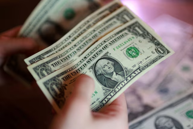 Đồng USD sắp ghi nhận tháng tăng mạnh nhất trong gần một năm