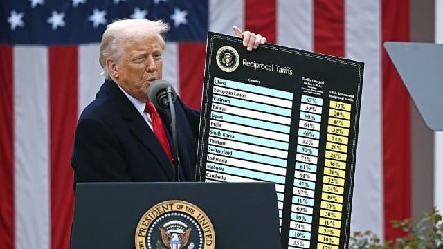 Ông Trump gom cổ phiếu Apple, Nvidia và loạt "ông lớn" công nghệ trước ngày hoãn thuế đối ứng