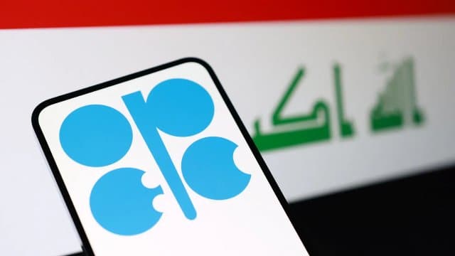 OPEC+ lại tăng sản lượng