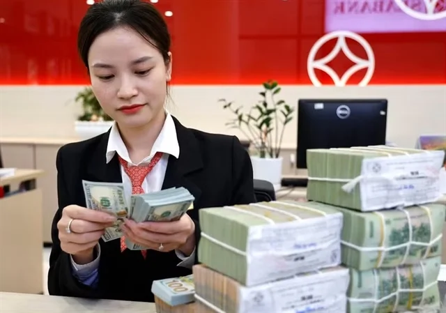 Tín dụng tăng nhanh hơn huy động, áp lực cân đối vốn gia tăng