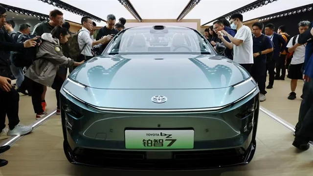 Thất thế tại thị trường tỷ dân, Honda, Toyota quay sang học cách làm xe điện từ Trung Quốc
