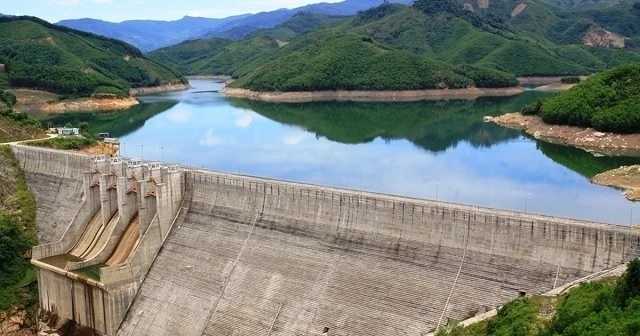 NTH giảm 12% lãi sau thuế bán niên, không ghi nhận dư nợ vay