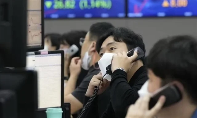 Nỗi lo ngành bán dẫn đạt đỉnh khiến cổ phiếu công nghệ lao dốc