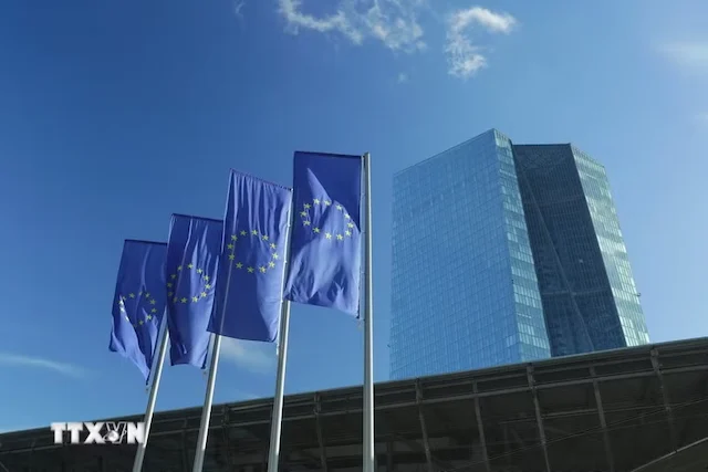 ECB giữ nguyên lãi suất, chờ thêm dữ liệu để đánh giá tác động xung đột Mỹ-Iran