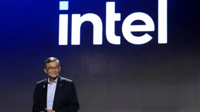 Intel tăng trưởng doanh thu nhanh nhất gần 15 năm, cổ phiếu đã tăng 170% từ đầu năm