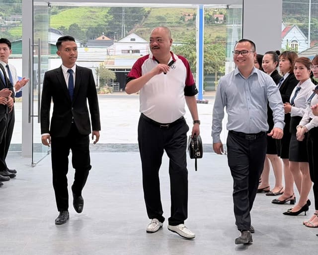 Dòng xe MG sa sút, Chủ tịch HAX Đỗ Tiến Dũng rót thêm tiền vào chuỗi đại lý VinFast