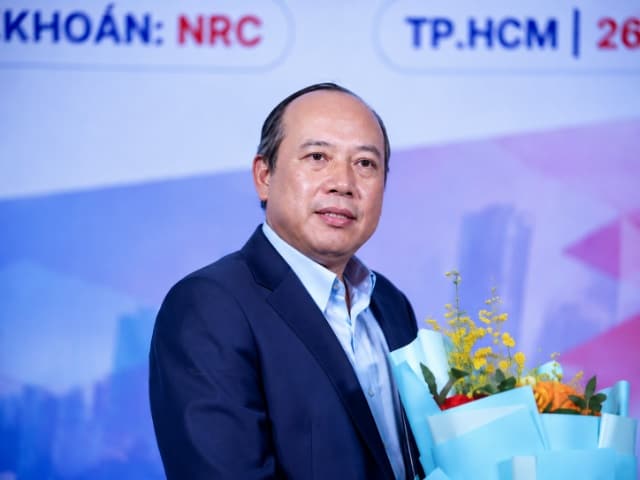 NRC vẫn nợ thuế trăm tỷ, cổ phiếu gần chia đôi sau khi ông Đỗ Thành Nhân xuất hiện