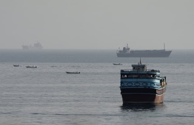 Điểm then chốt trong đề xuất mở lại eo biển Hormuz giữa Mỹ và Iran