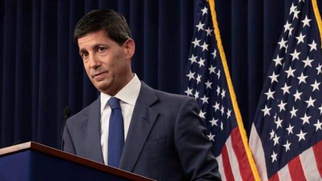 Chủ tịch Fed Kevin Warsh quyết giữ chiến lược "nói ít", bất chấp thị trường bán tháo trái phiếu
