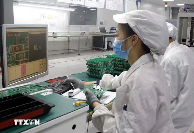 Chuyên gia Nhật Bản nói Việt Nam nên ưu tiên sản xuất và đóng gói chip bán dẫn