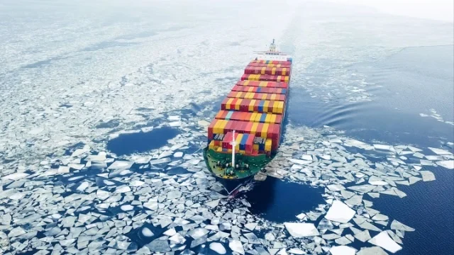 Né Biển Đỏ và Hormuz, Trung Quốc đi đường vòng qua Bắc Cực