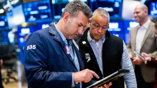 S&P 500 giảm hai phiên liên tiếp