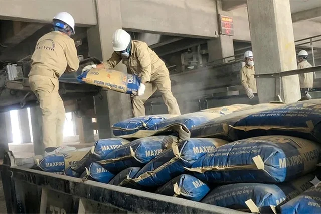 Ngành xi măng lập đỉnh doanh thu 14 quý, lợi nhuận vẫn hụt hơi