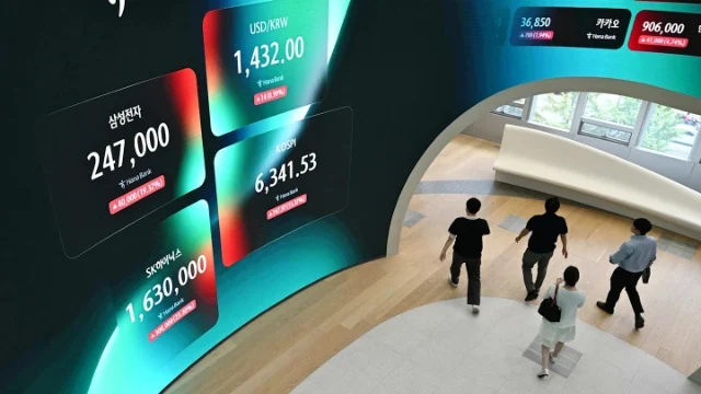 Sau cú giảm sốc 40%, Hàn Quốc bắt nhà đầu tư "học 1 tuần" trước khi xuống tiền