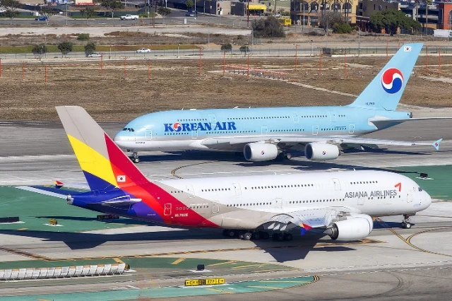 Korean Air và Asiana Airlines chính thức thông qua sáp nhập