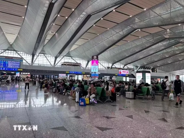 Đường sắt Trung Quốc lập kỷ lục, vận chuyển 2,8 tỷ lượt hành khách trong 7 tháng