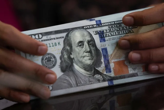 Đồng USD dao động gần mức đáy nhiều tháng
