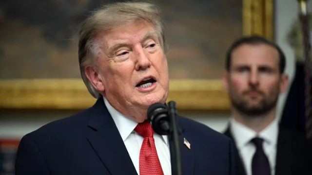 Ông Trump tuyên bố “chiến tranh kinh tế” với Iran