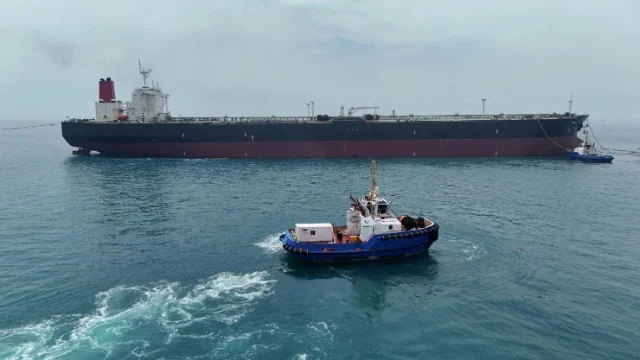 Giá dầu giảm 2.5% khi Mỹ công bố chiến dịch trừng phạt Iran