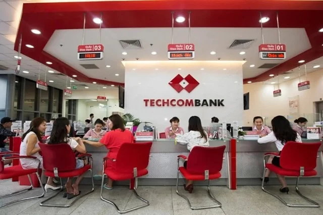TCB tăng trần trước tin thương vụ 2 tỷ USD, gần 17 triệu cp được sang tay phiên 26/08