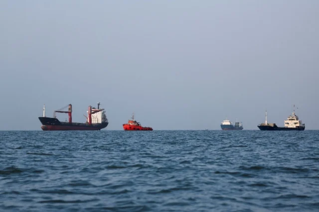 Iran ra điều kiện để mở lại eo biển Hormuz